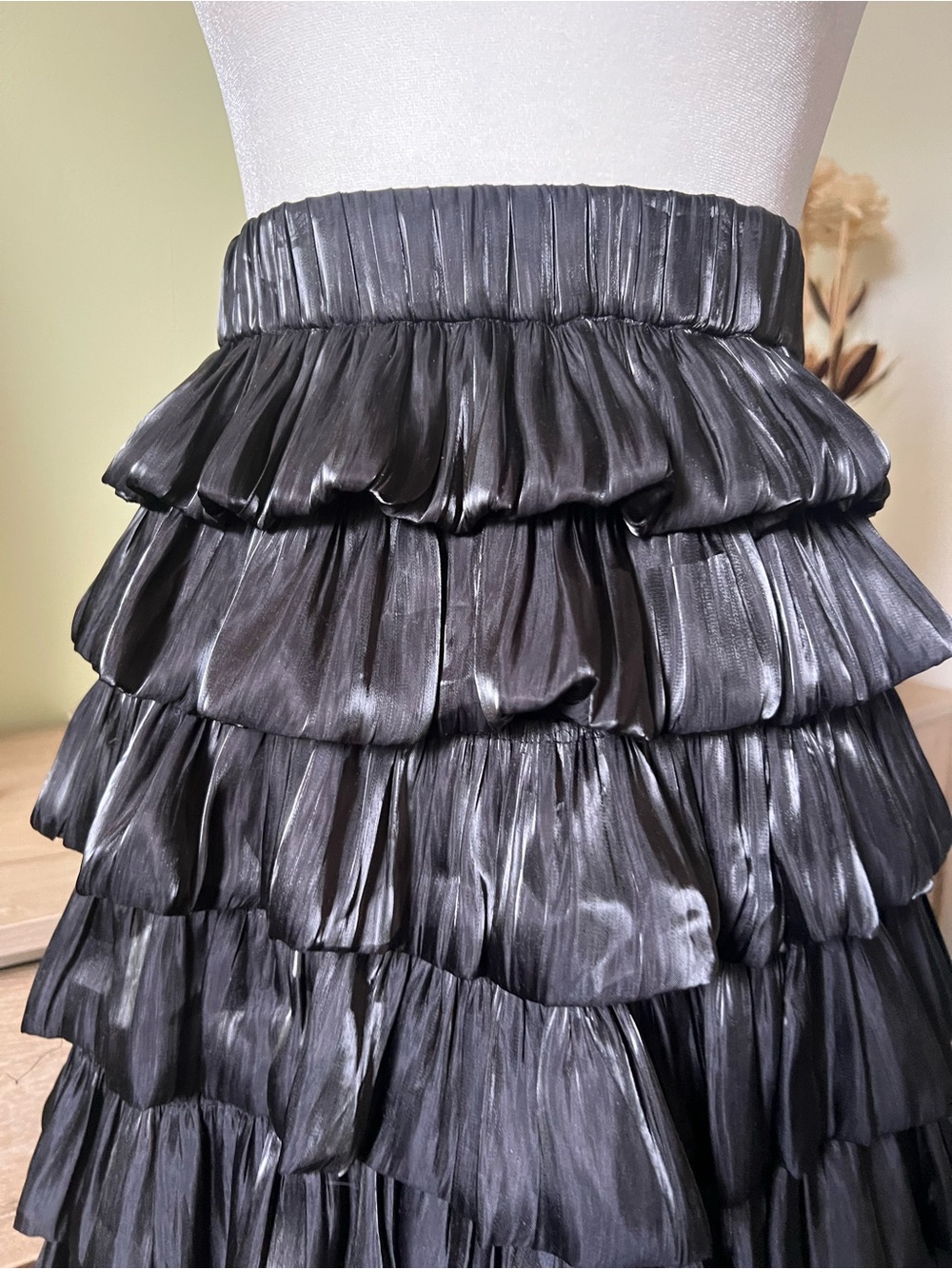 Black Metallic Shiny Chiffon Teired Tuffle Midi High-Waist Elastic Formal Skirt
